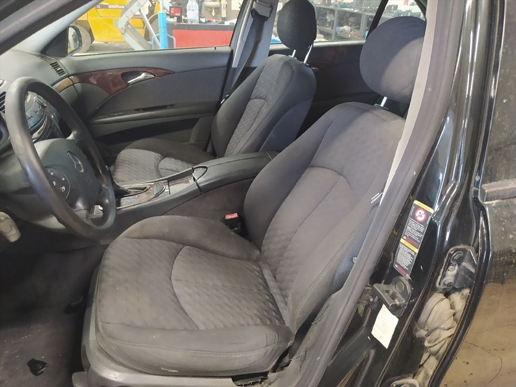 MERCEDES-BENZ E-CLASS (W211) E 220 CDI - Bontódik! 11. kép
