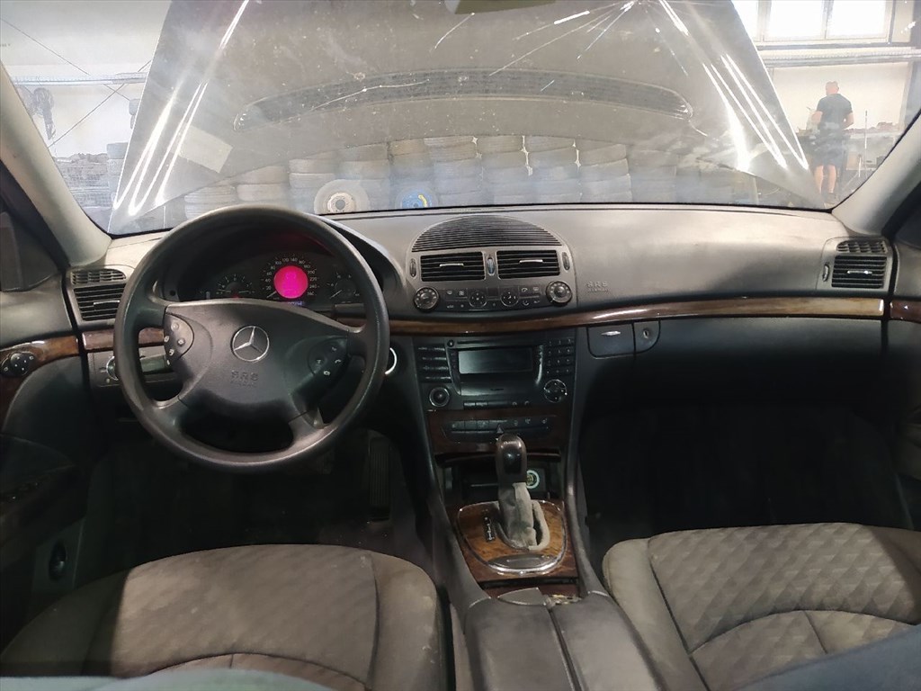 MERCEDES-BENZ E-CLASS (W211) E 220 CDI - Bontódik! 18. kép