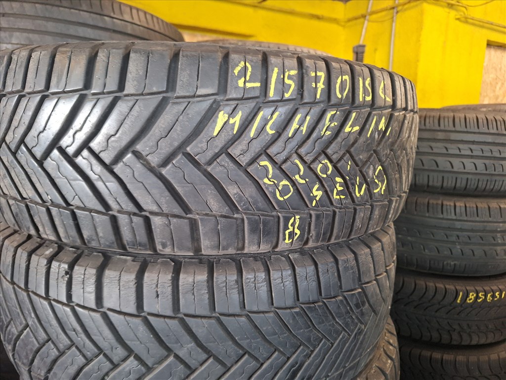  215/70/15" C Michelin négyévszakos gumi  1. kép