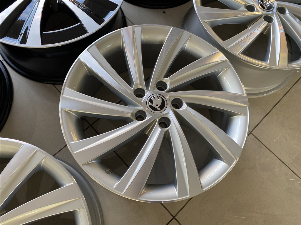 (3785) Skoda 18 gyári alufelni felni, 5x112, Octavia 6. kép