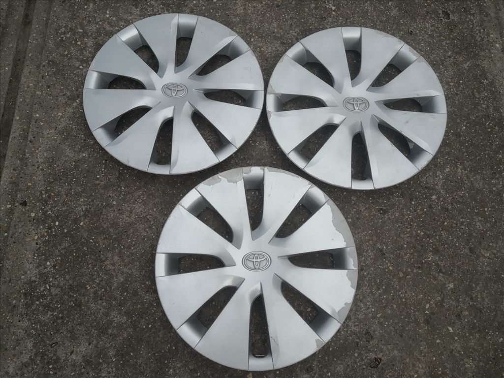 Toyota 1db-os dísztárcsák 3. kép