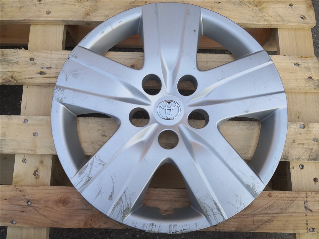 Toyota 1db-os dísztárcsák 1. kép