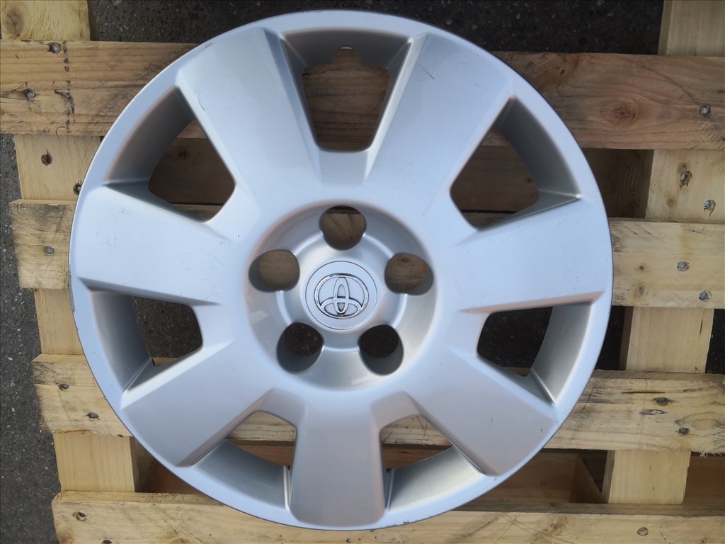 Toyota 1db-os dísztárcsák 2. kép