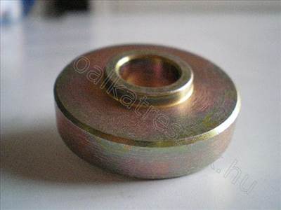 Távtartó lépcsős alátét 2.8 vezérműszíj feszítő görgő - DAILY - 98479895 -  - IVECO EREDETI Eredeti új 98479895