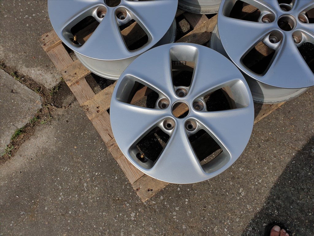 16" 5x114,3 KIA + szenzor 4. kép