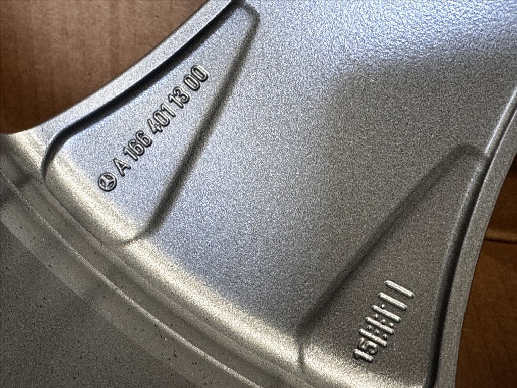 R20 Original Mercedes 9J ET57 - A1664011300 / A166 401 1300  1db felni alufelni 6. kép