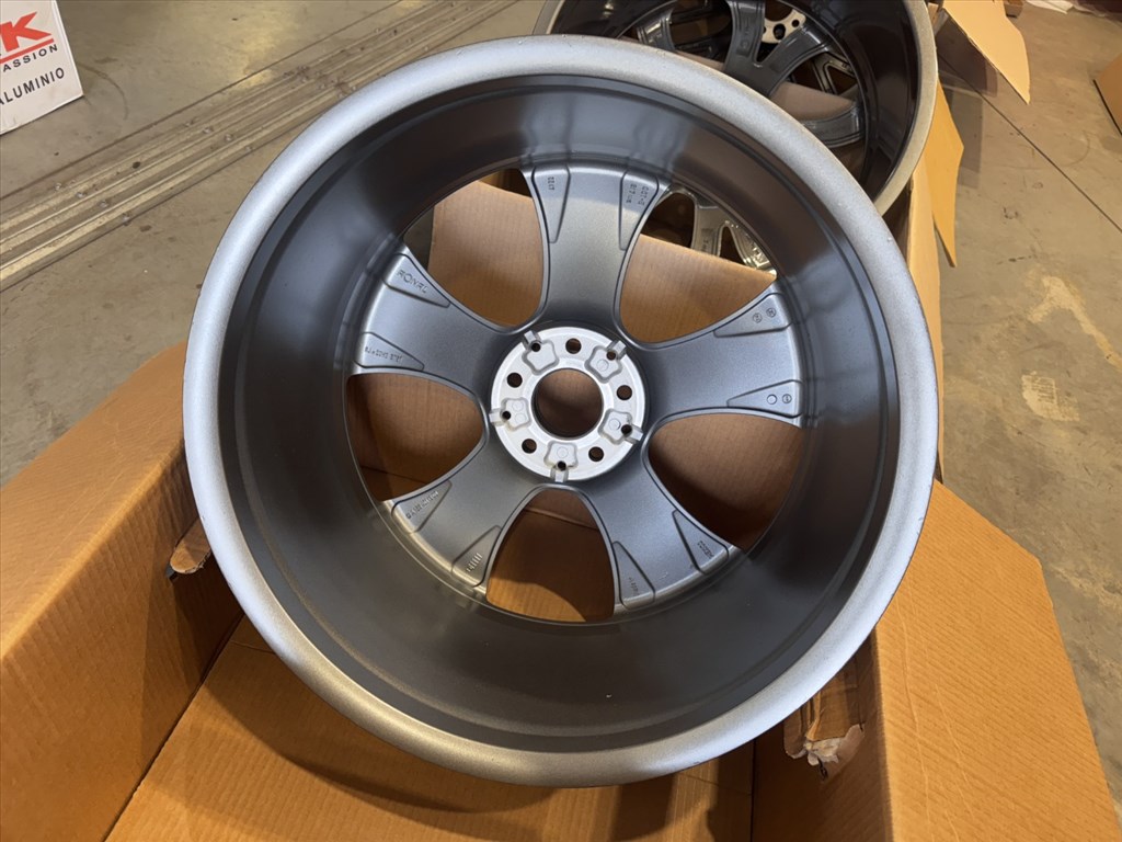 R20 Original Mercedes 9J ET57 - A1664011300 / A166 401 1300  1db felni alufelni 7. kép