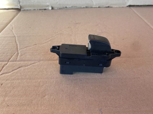 Mazda CX-7 MAZDA CX-7 Jobb első Ablakemelő Kapcsoló eh1466370 1. kép