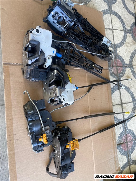 Opel Astra J ABLAKTÖRLŐ MOTOR és Mechanika első hátsó , Ajtó ZÁR , Csomagtérajtó ZÁR 12. kép