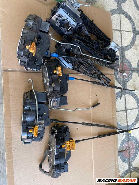 Opel Astra J ABLAKTÖRLŐ MOTOR és Mechanika első hátsó , Ajtó ZÁR , Csomagtérajtó ZÁR 13. kép