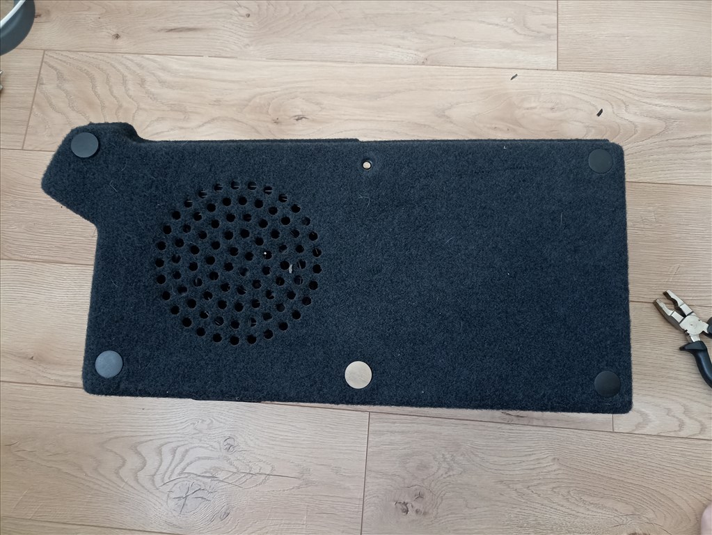 Alfa gyári bose erősítő 7. kép