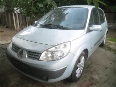 Renault Scénic II bontott alkatrészei