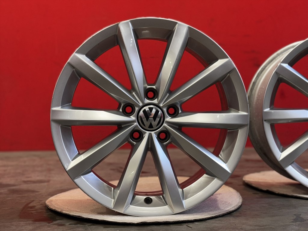 R17 5x112 Original Volkswagen Tiguan - NOVARA 7J ET43 OE 5N0601025AN gyári alufelnik felnik 2. kép