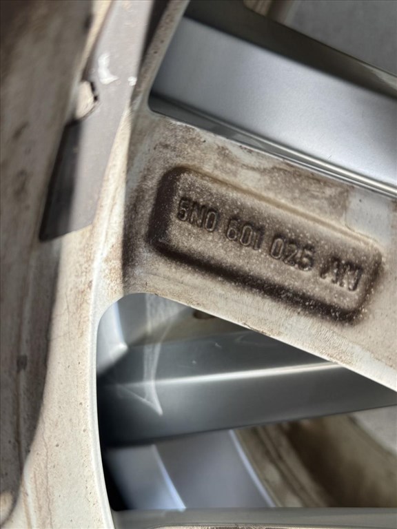 R17 5x112 Original Volkswagen Tiguan - NOVARA 7J ET43 OE 5N0601025AN gyári alufelnik felnik 8. kép