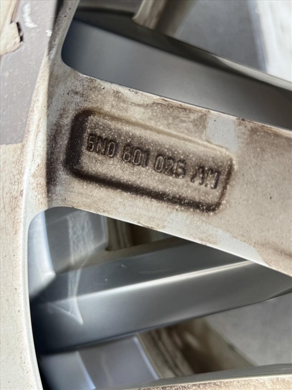 R17 5x112 Original Volkswagen Tiguan - NOVARA 7J ET43 OE 5N0601025AN gyári alufelnik felnik 10. kép