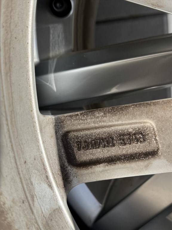 R17 5x112 Original Volkswagen Tiguan - NOVARA 7J ET43 OE 5N0601025AN gyári alufelnik felnik 11. kép