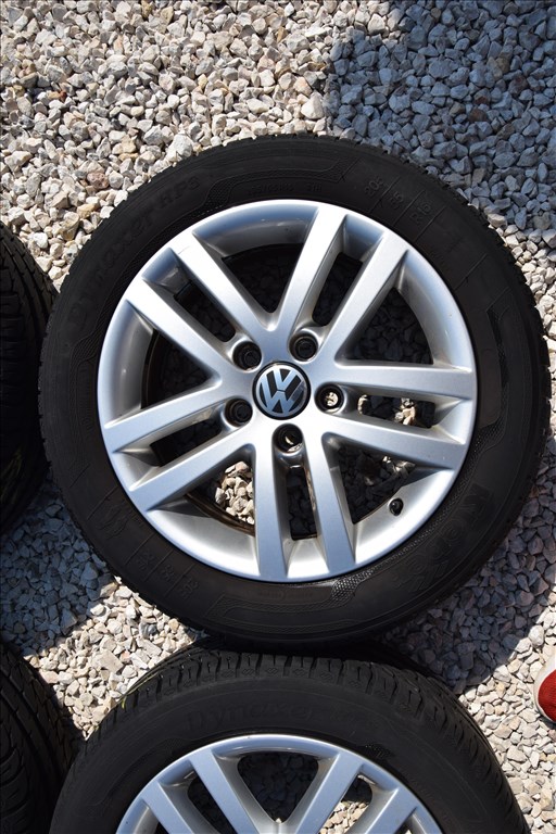  Vw 16 colos gyári alufelni, 205/55 használt Kleber nyári gumi gumi  2. kép
