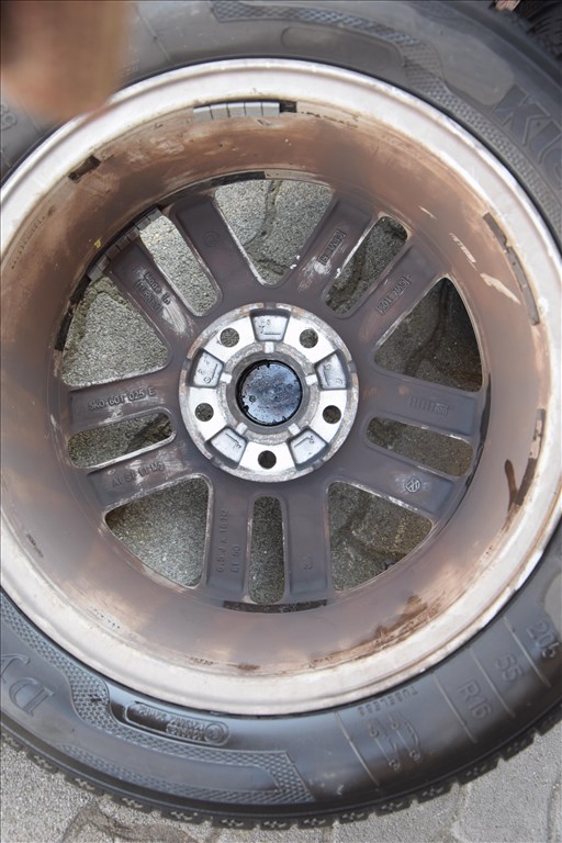  Vw 16 colos gyári alufelni, 205/55 használt Kleber nyári gumi gumi  4. kép