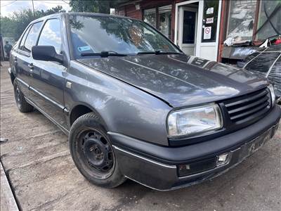 Volkswagen Vento 1.8i bontott alkatrészei
