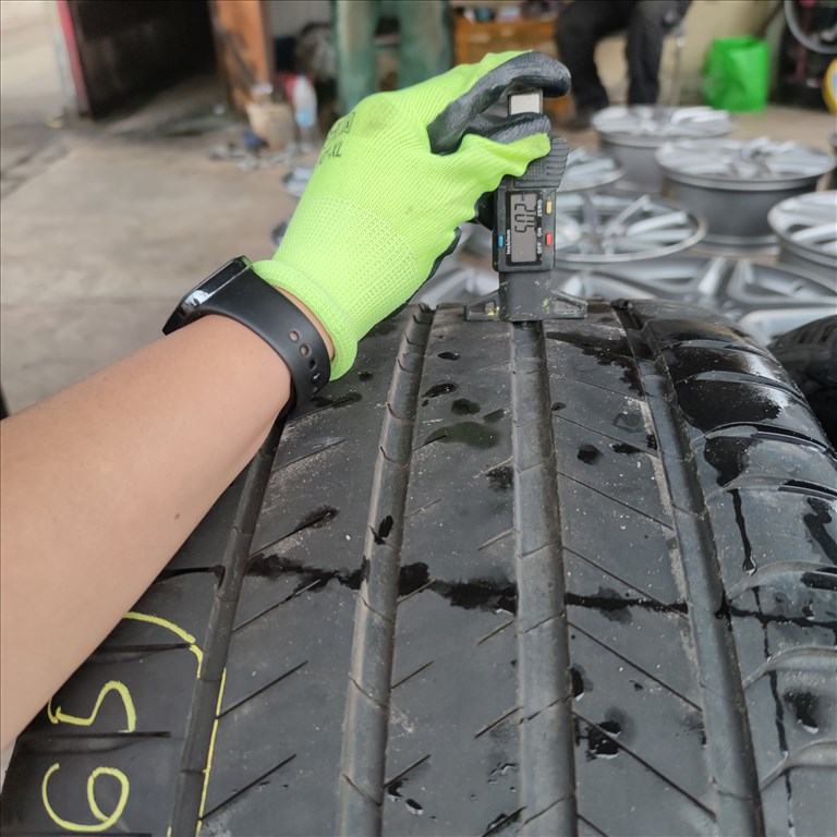  295/35 R21 Michelin nyári gumi 140000ft a 4db/265/ 1. kép