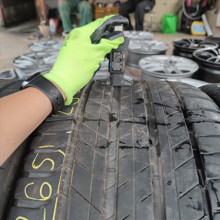  295/35 R21 Michelin nyári gumi 140000ft a 4db/265/ 3. kép