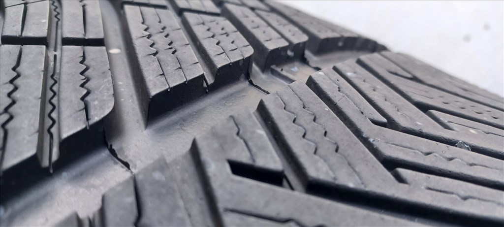 Michelin Pilot Alpin 265/40 R19 - 295/35 R19 téli gumik 2-2db 2. kép