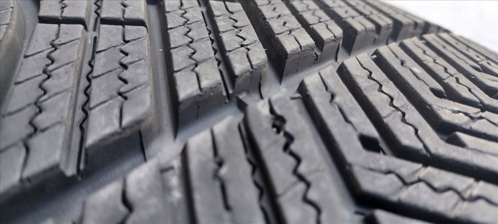 Michelin Pilot Alpin 265/40 R19 - 295/35 R19 téli gumik 2-2db 4. kép