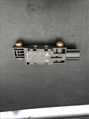 Audi A4 (B6/B7) / ütközés érzékelő 8e0959643b