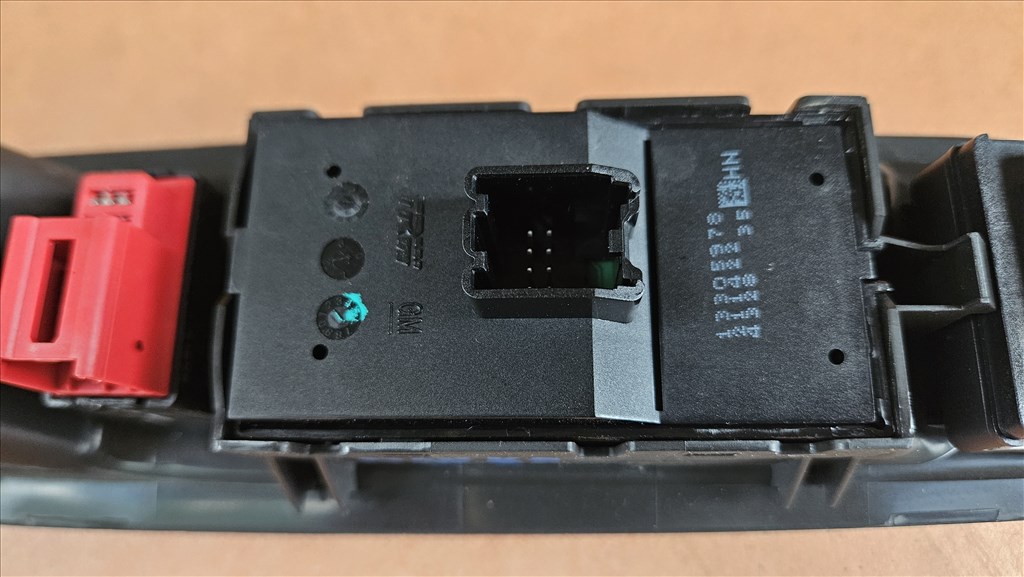 Opel Mokka Ablakemelő kapcsoló panel 13305978 5. kép