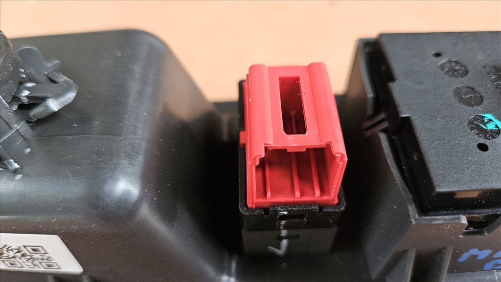 Opel Mokka Ablakemelő kapcsoló panel 13305978 7. kép