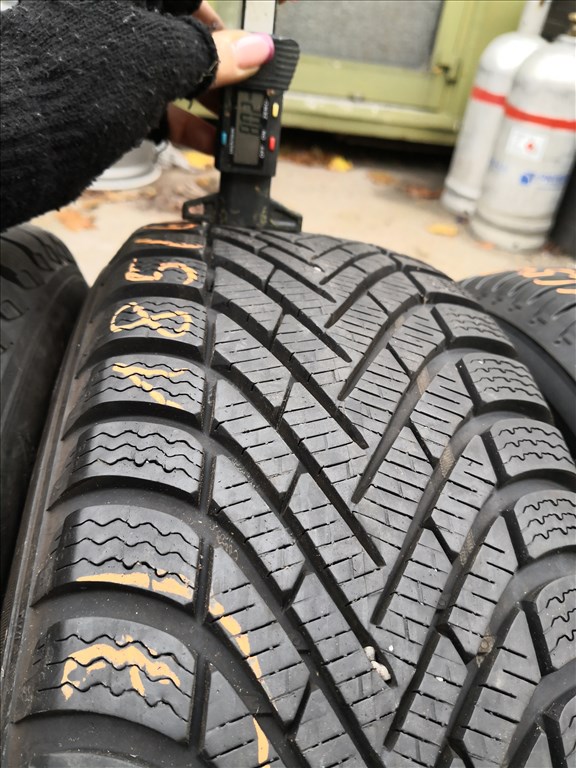 185/60 R16 Pirelli téli gumi 12000ft a 2db/147/ 2. kép