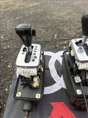 Audi A4 (B6/B7) Automata váltókulissza  8e1713111n