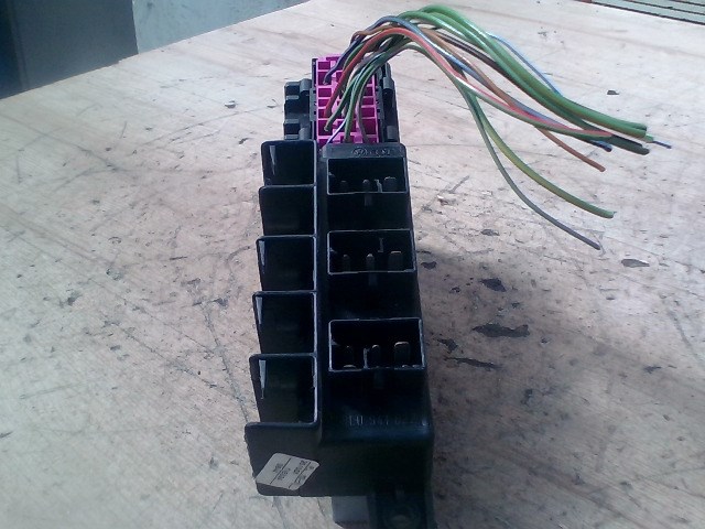 VOLKSWAGEN GOLF IV. Biztosítéktábla BCM BSI BSM SAM GEM modul Utastér 1. kép