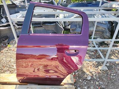 Mitsubishi Space Star II bal hátsó ajtó sérült