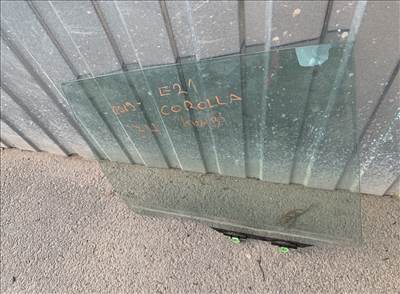 Toyota Corolla (E210) ablaküveg