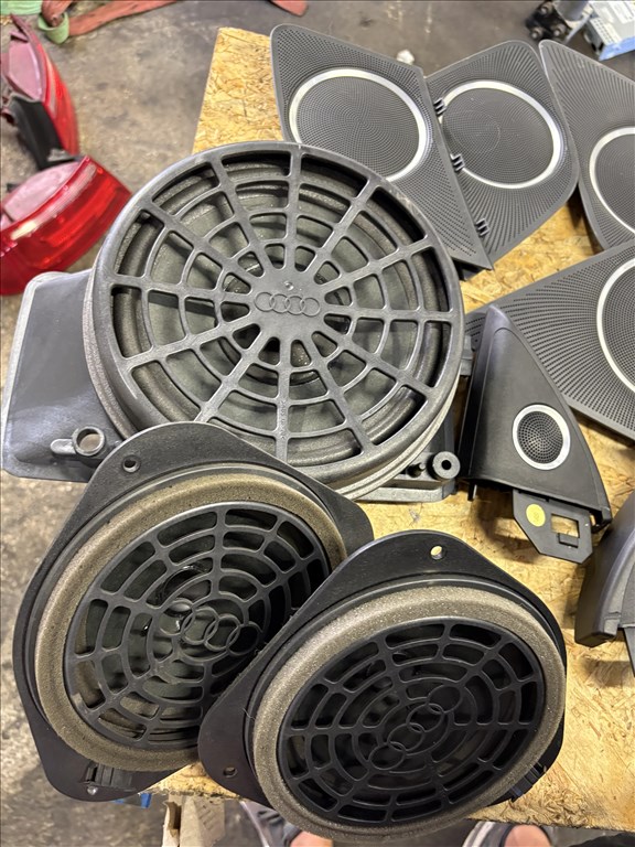 Audi A5 (B8 - 8T) autós zene, hangszóró BANG&OLUFSEN 6. kép