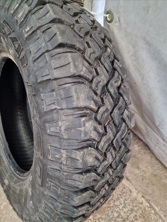  235/8516" használt Falken négyévszakos gumi gumi 1. kép