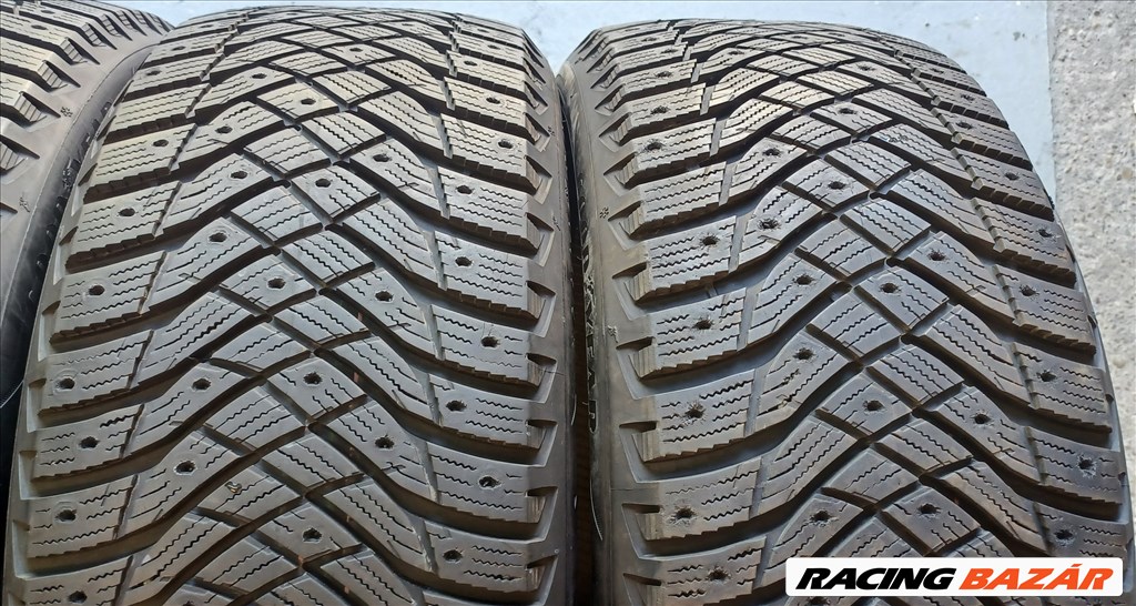 Good/Year Ultragrip Arctic2 245/45 R19 téli gumik 125e./4db.10mm 5. kép