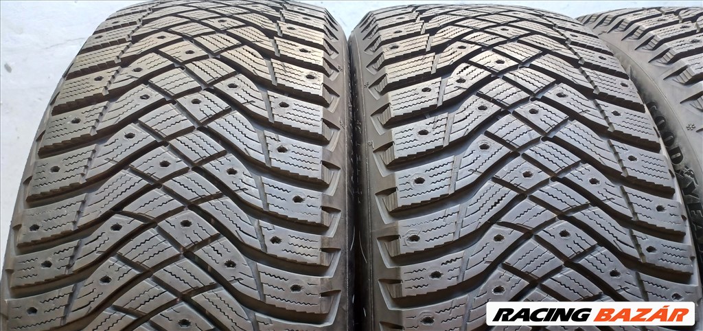 Good/Year Ultragrip Arctic2 245/45 R19 téli gumik 125e./4db.10mm 6. kép