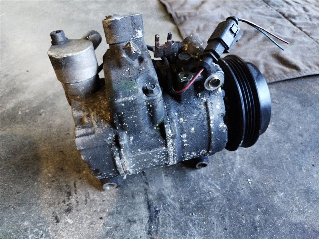 Audi A4 B6 2.5 TDI klímakompresszor 8e0260805ak 2. kép