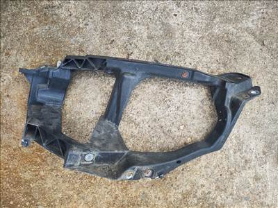 Mitsubishi Colt V bal első lámpakeret  mn105059