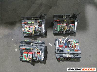 Citroën C3 Peugeot 307 406 Citroën Xsara Picasso külső biztosítéktábla BSM 9650663880 9646405280