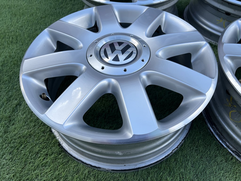 5x112 16" Volkswagen gyári alufelni 6Jx16h2 ET50 5. kép