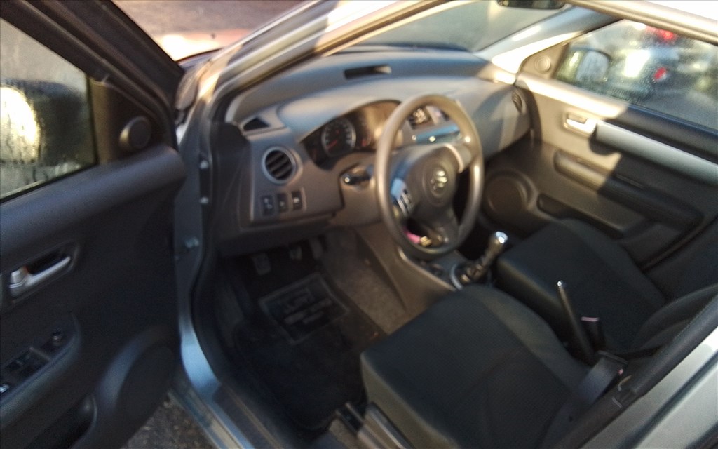 Suzuki Swift V bontott alkatrészei 6. kép