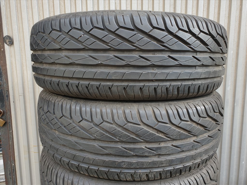  215/60 17 Uniroyal RainExpert 3 2. kép
