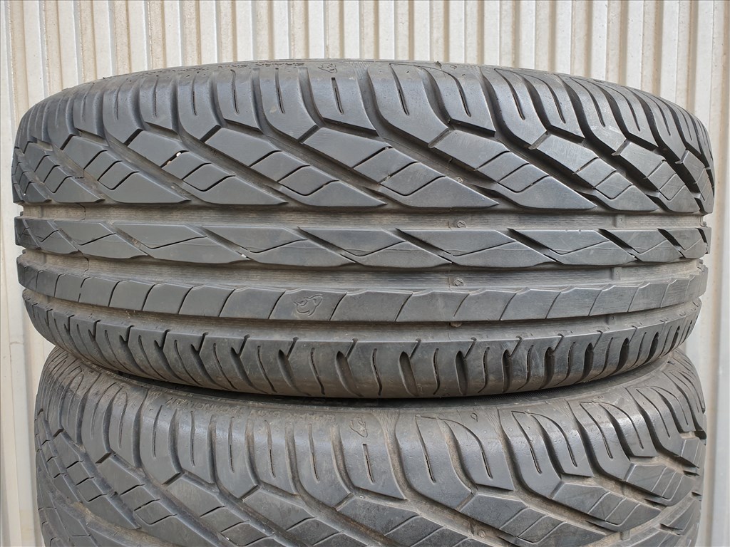  215/60 17 Uniroyal RainExpert 3 3. kép