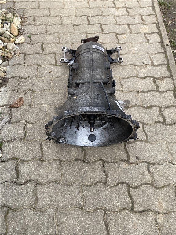 Jaguar XF (X250) bontott alkatrészei 2. kép