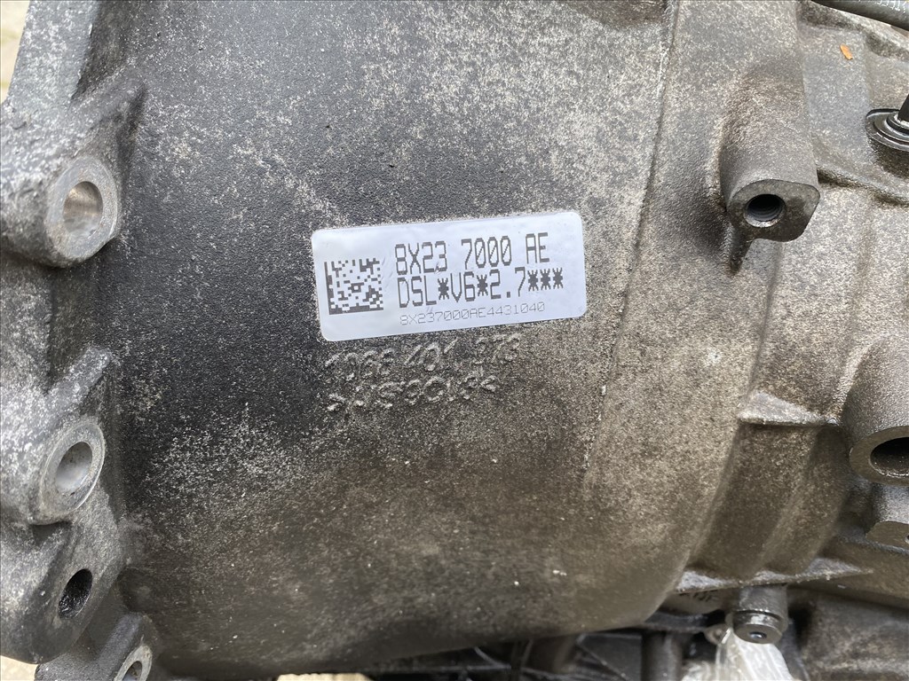 Jaguar XF (X250) bontott alkatrészei 4. kép