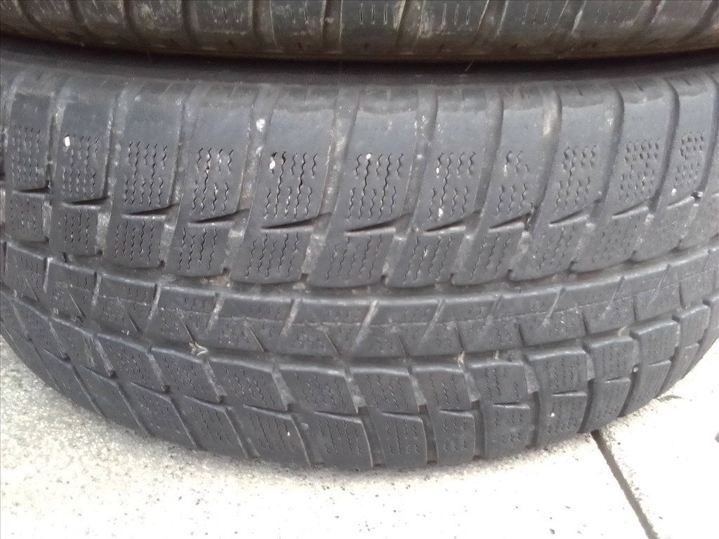  205/55R16 Sumitomo téli gumi 2 db 3. kép