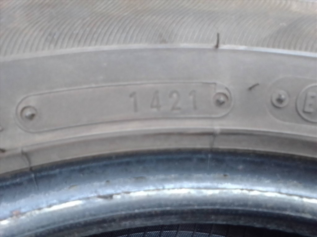  205/55R16 Sumitomo téli gumi 2 db 6. kép